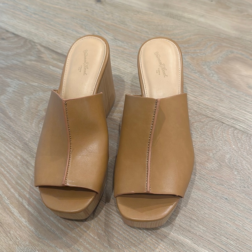 Universal Thread clogs